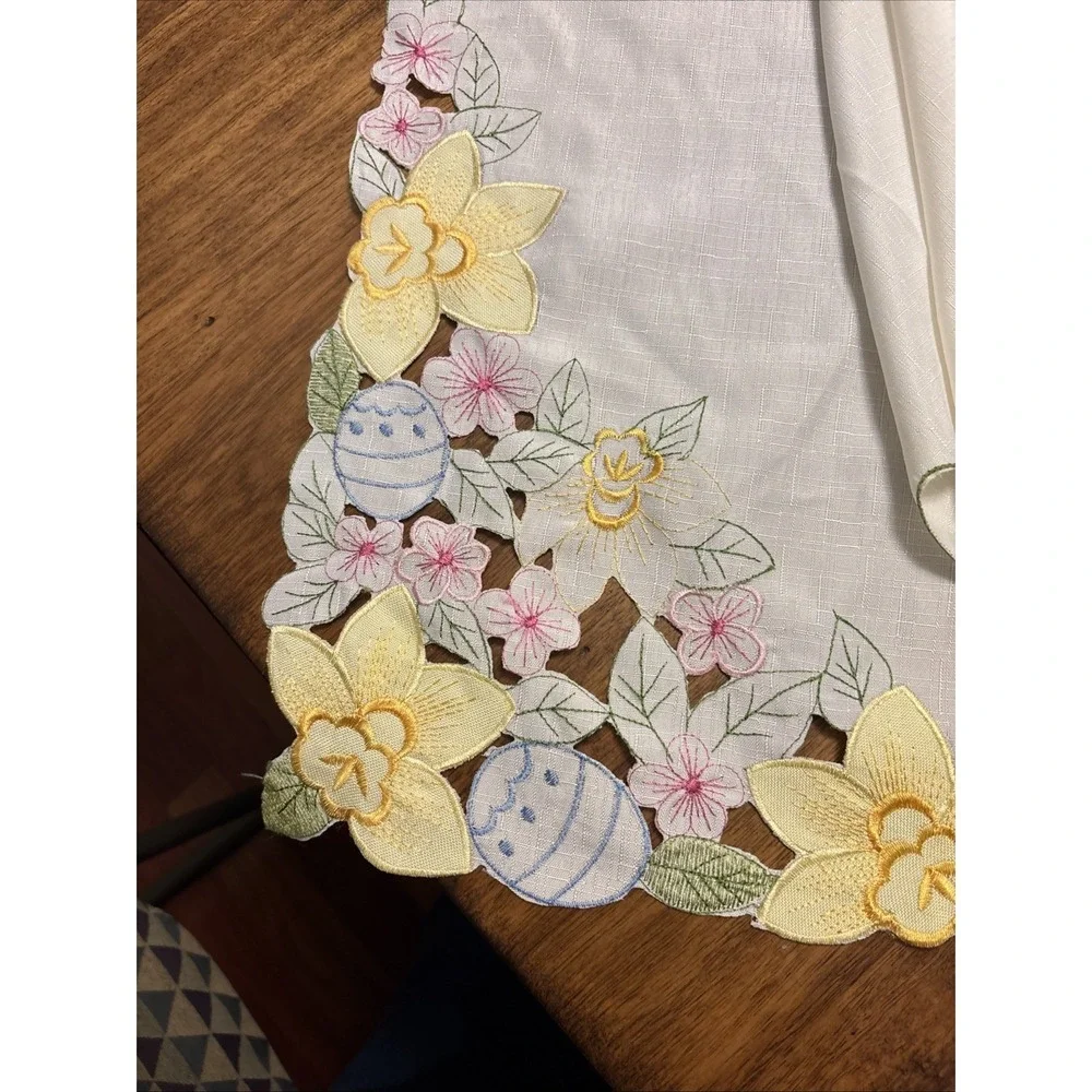 Embroidered Easter Table Cloth Poly‎ Satin Daffodils Easter Eggs 58